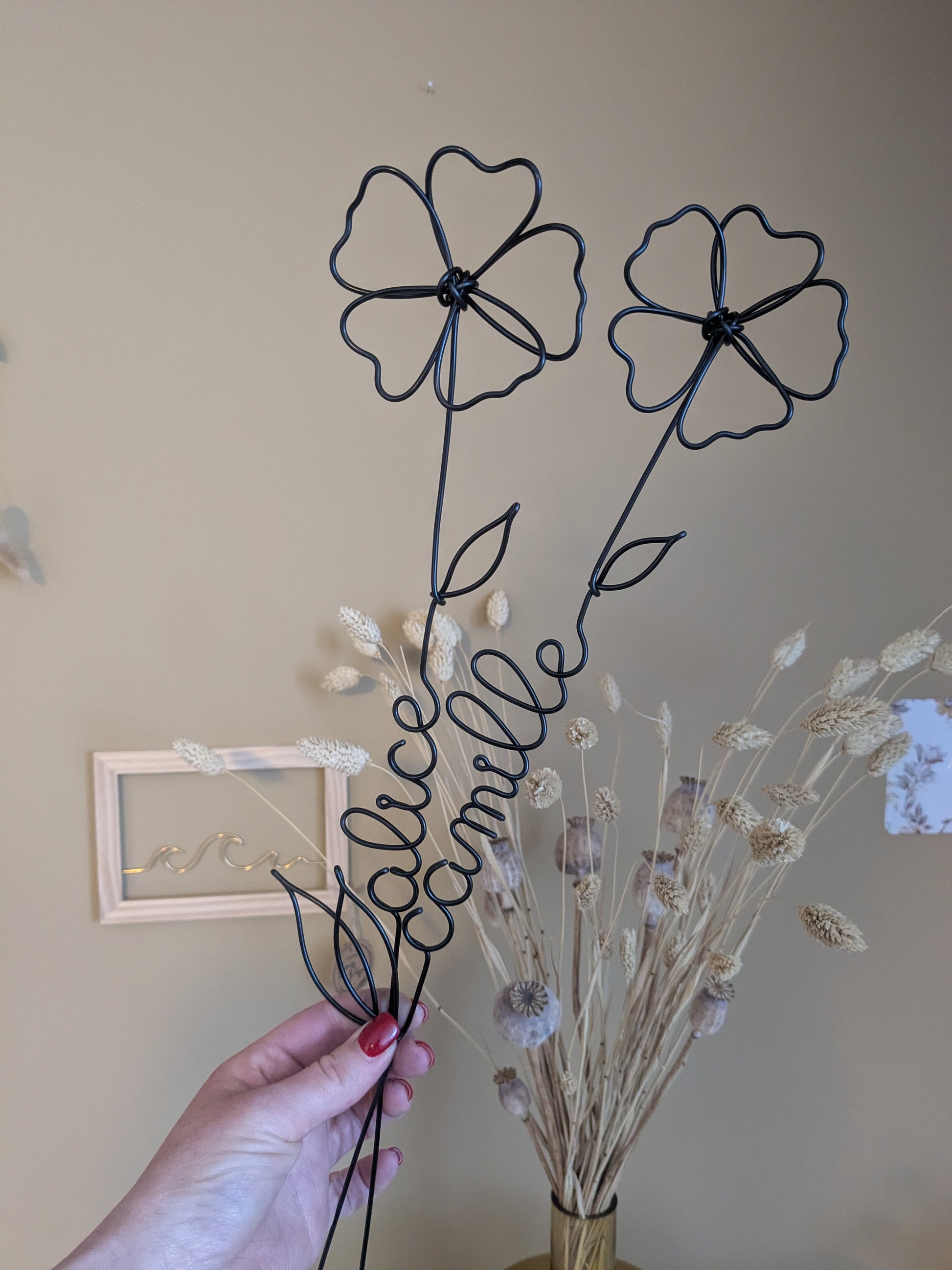 Fleur à message personnalisable en fil métallique - prénom - L'atelier de Boucle Piquée