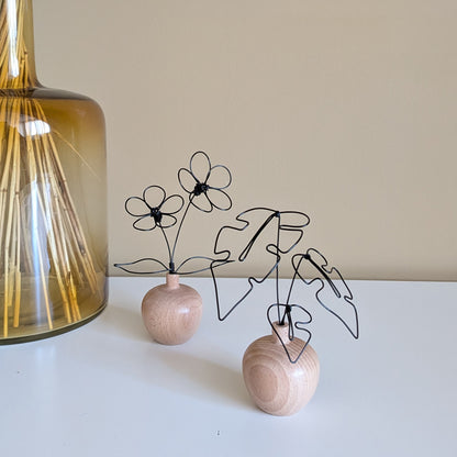 Cadeau original et minimaliste : mini monstera en bois et fil métallique - L'atelier de Boucle Piquée