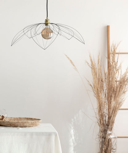 Suspension minimaliste salle à manger : fleur de lotus : L'atelier de Boucle Piquée