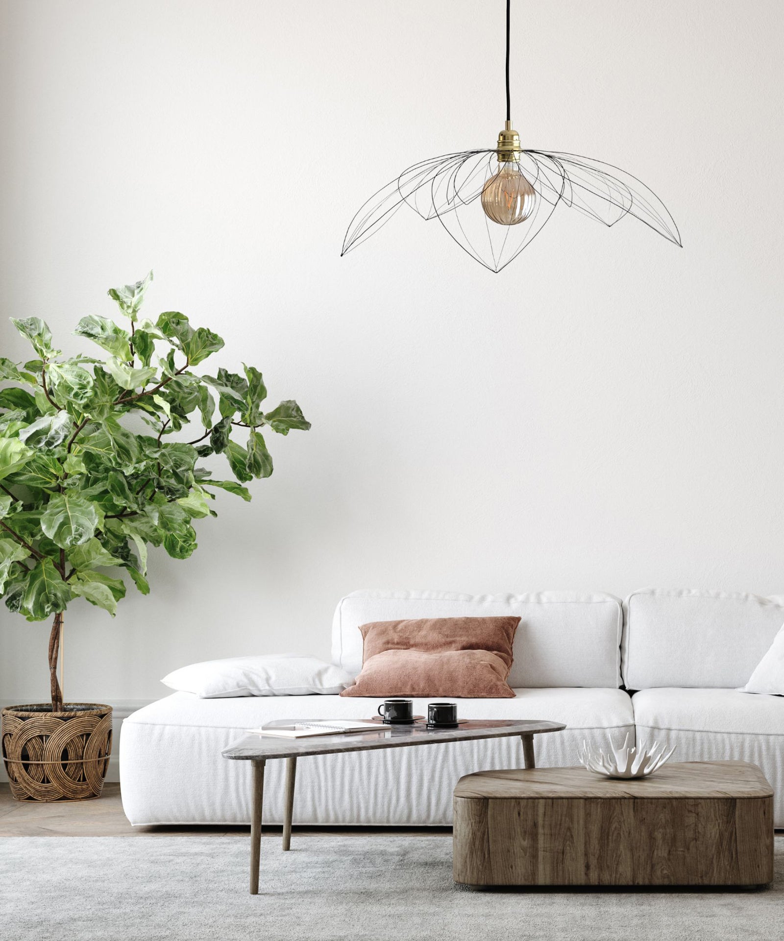 Suspension minimaliste fleur de lotus en fil métallique - L'atelier de Boucle Piquée