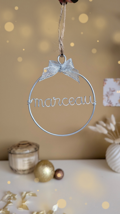 Boule de Noël personnalisée naissance - Argenté - L'atelier de Boucle Piquée