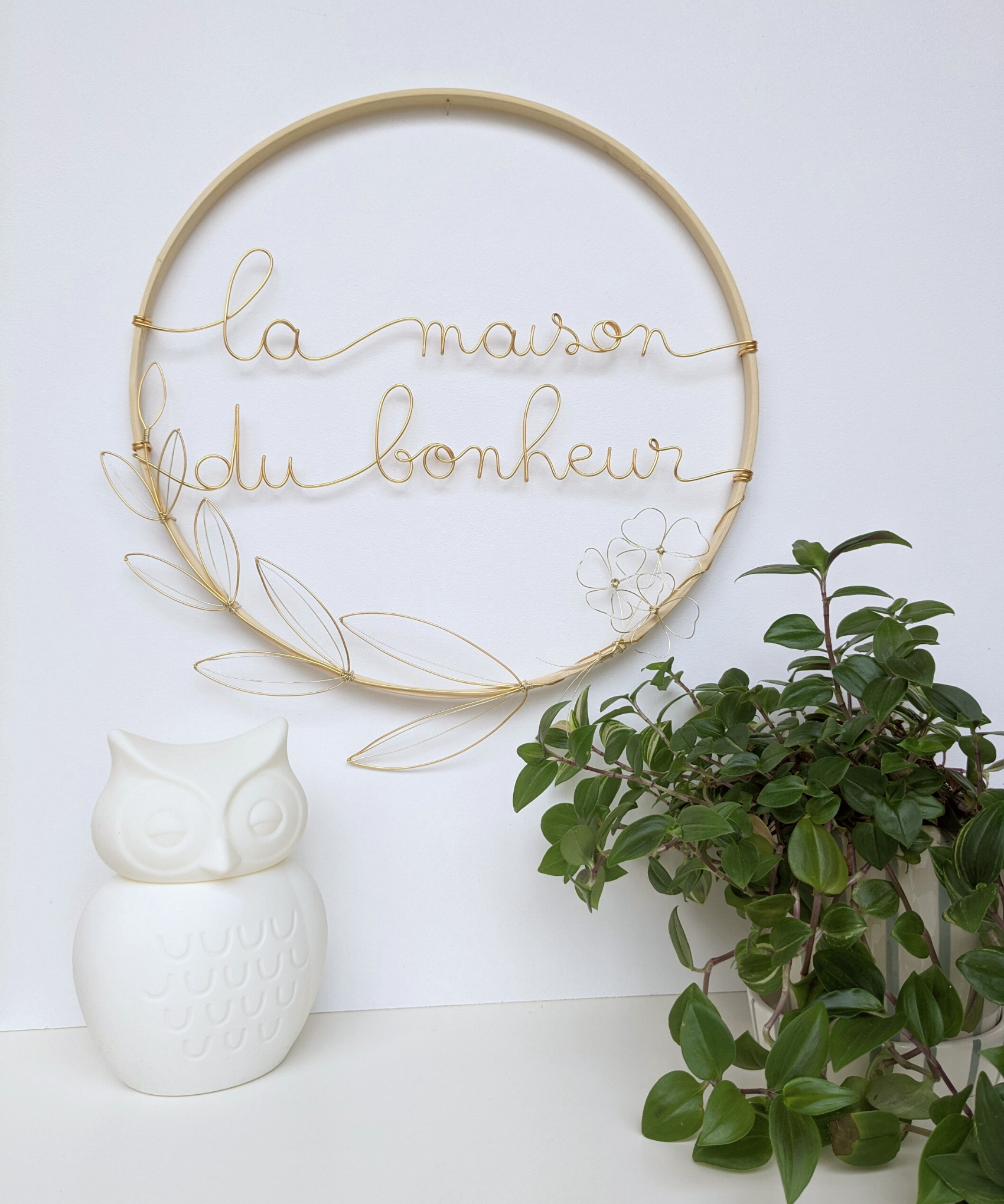 Couronne décorative à message personnalisable - Doré & Bois - L'atelier de Boucle Piquée