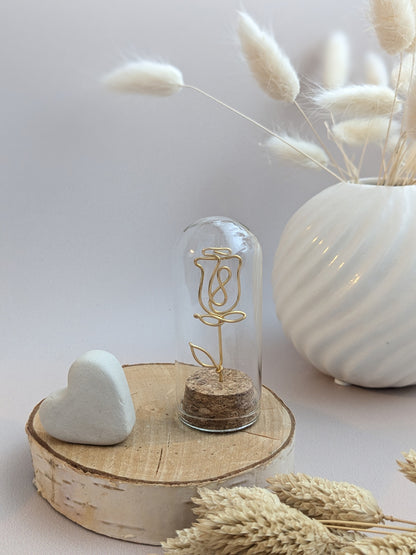 Décoration minimaliste : rose éternelle en fil de fer sous cloche - Doré - L'atelier de Boucle Piquée